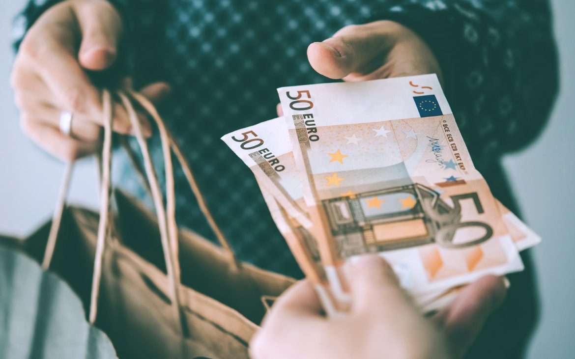 Máis de 11 mil billetes en euros falsos foron retirados de circulación en Portugal