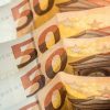 Axuda de 200 euros para rendas inferiores a 27.000 euros anuais