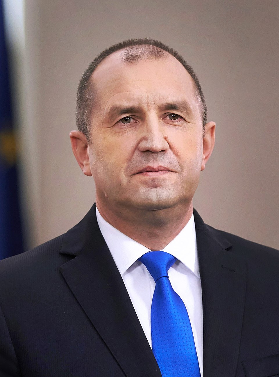 O prorruso Rumen Radev gaña as eleccións en Bulgaria