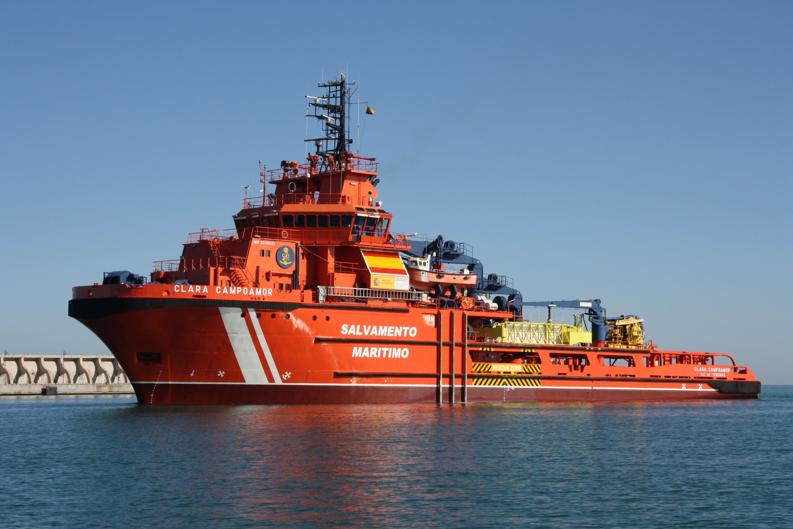 Rescatadas seis persoas que se atopaban a bordo dun veleiro a 155 millas de Vigo