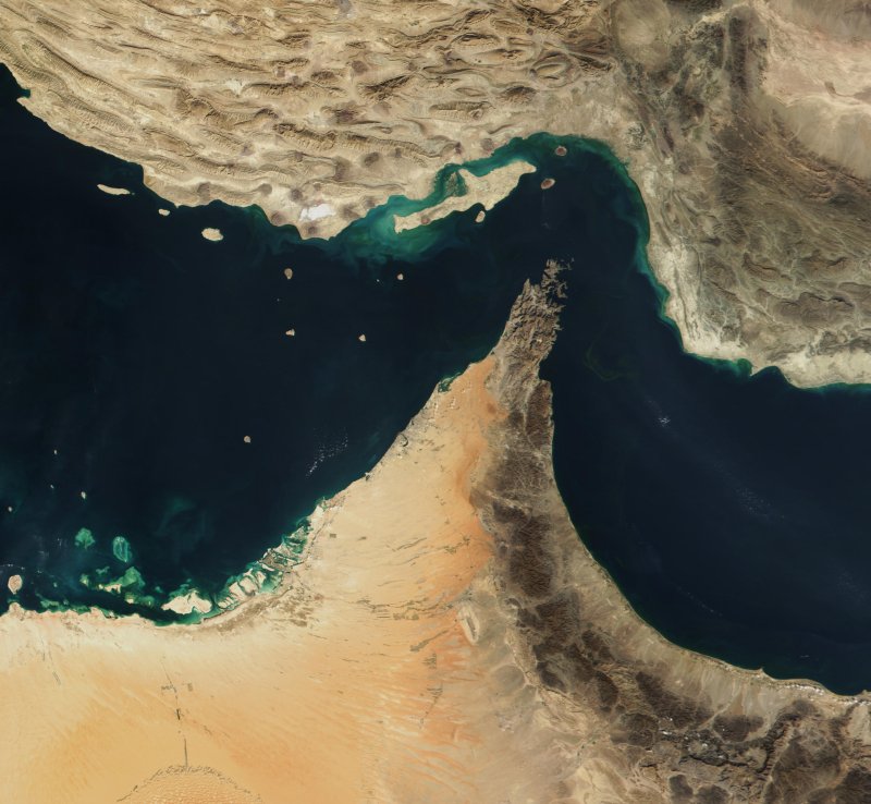 Irán abre "completamente" o estreito de Ormuz
