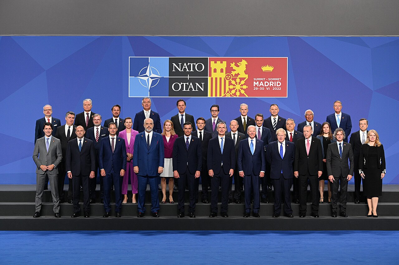 O cumio paneuropeo de Armenia pide “reforzar o pilar europeo da OTAN”