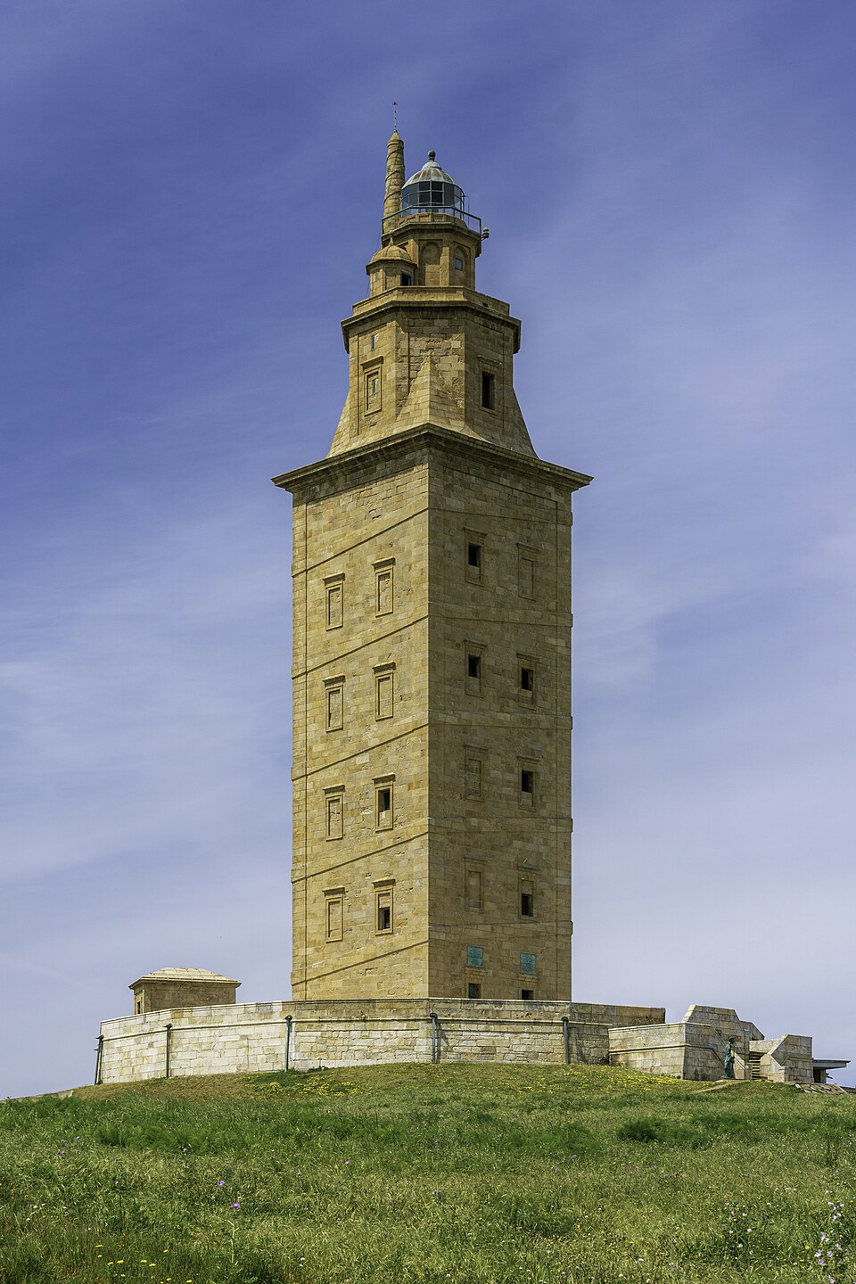 recupera o corpo dun home ao norte da Torre de Hércules