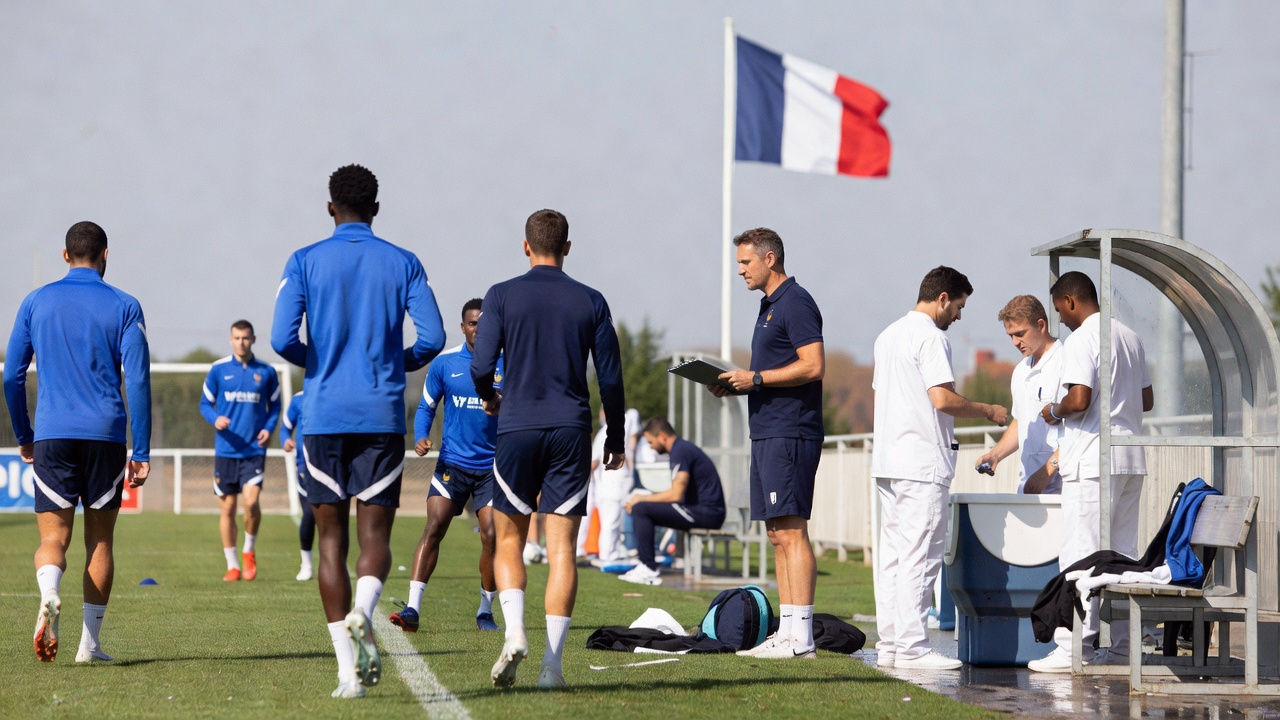 Mbappé queda descartado na concentración de Francia por lesión tendinosa