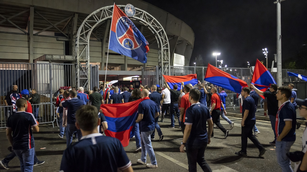PSG cita o Barcelona na Champions: duelo decisivo esta noite en París